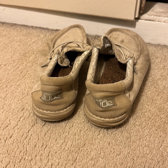 Men’s Hey Dudes Tan - Picture 3 of 4